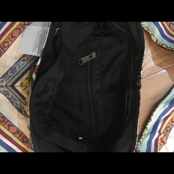 Zig Zag bag with one strap, zipper closure - Picture 4 of 4